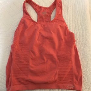 Cropped stretchy workout top!